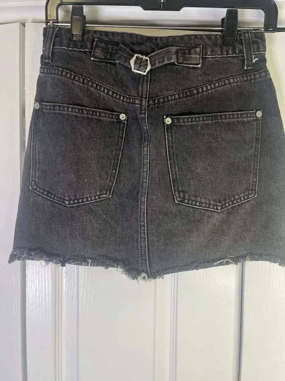 We The Free Black Distressed Button Front Denim Mini Skirt Sz 25 Raw Hem Pockets